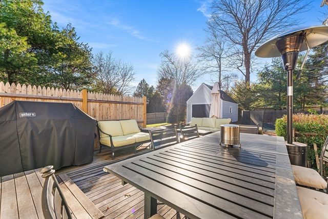 29 Cottage St, Wellesley, MA 02482