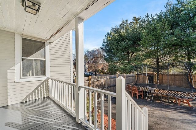 29 Cottage St, Wellesley, MA 02482