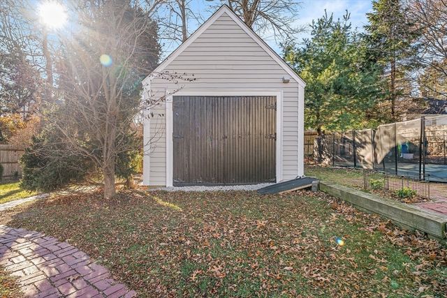 29 Cottage St, Wellesley, MA 02482