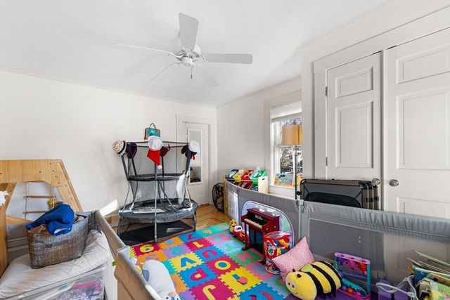 29 Cottage St, Wellesley, MA 02482