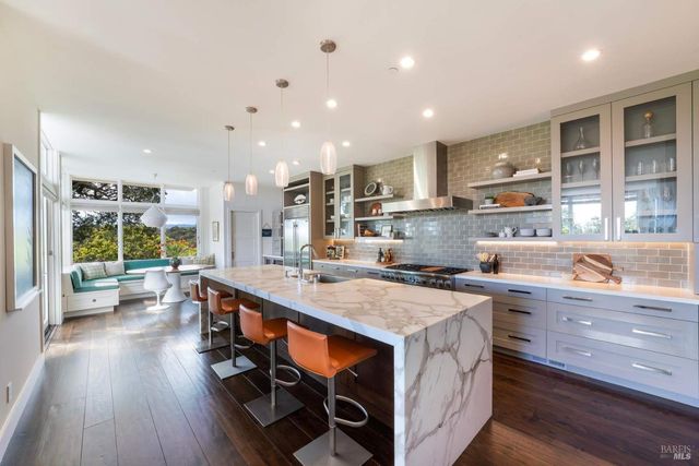 17355 Norrbom Rd, Sonoma, CA 95476