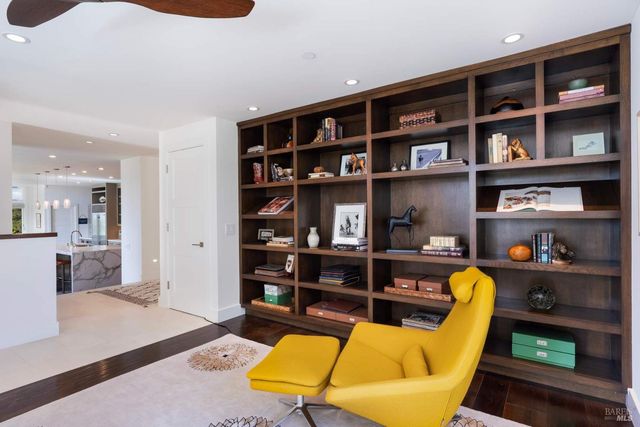 17355 Norrbom Rd, Sonoma, CA 95476