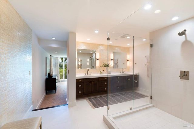 17355 Norrbom Rd, Sonoma, CA 95476