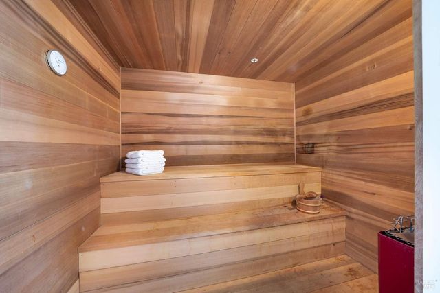 17355 Norrbom Rd, Sonoma, CA 95476