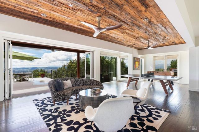 17355 Norrbom Rd, Sonoma, CA 95476