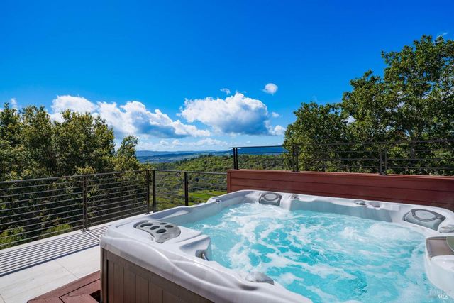 17355 Norrbom Rd, Sonoma, CA 95476