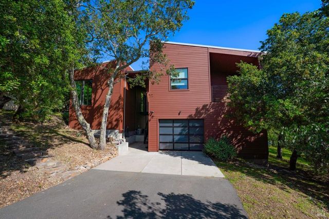 17355 Norrbom Rd, Sonoma, CA 95476