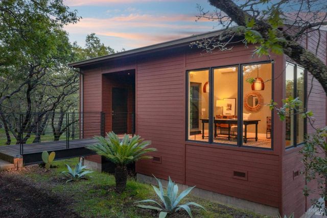 17355 Norrbom Rd, Sonoma, CA 95476