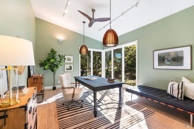 17355 Norrbom Rd, Sonoma, CA 95476