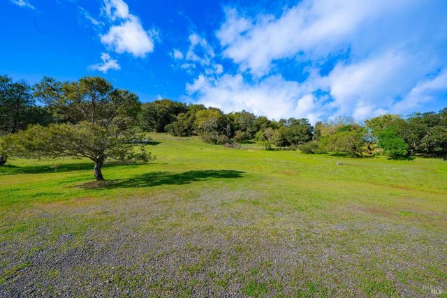 17355 Norrbom Rd, Sonoma, CA 95476