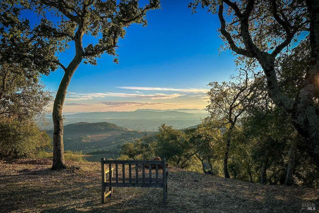 17355 Norrbom Rd, Sonoma, CA 95476