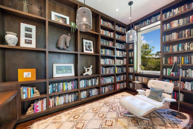 17355 Norrbom Rd, Sonoma, CA 95476