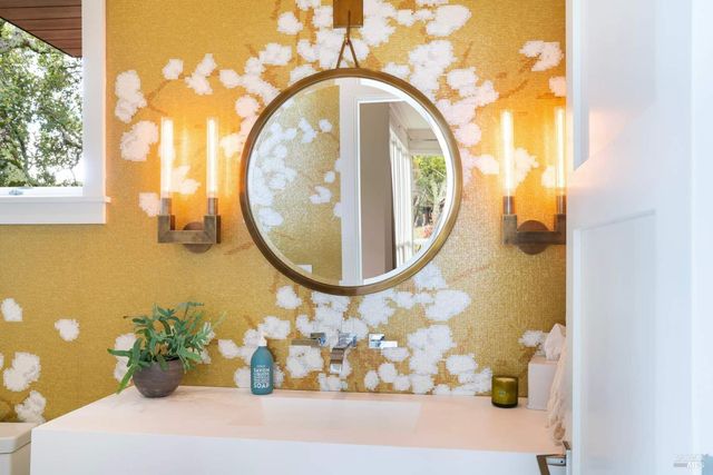 17355 Norrbom Rd, Sonoma, CA 95476