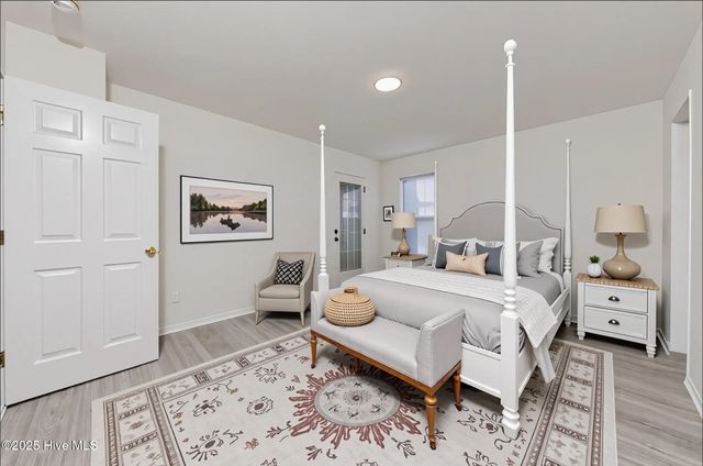 119 Red Bird Lane, Hampstead, NC 28443