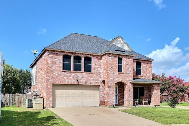 7211 Port Phillip Drive, Arlington, TX 76002