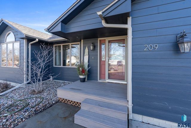 209 W Ironwood St Street, Brandon, SD 57005