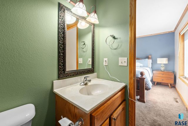 209 W Ironwood St Street, Brandon, SD 57005