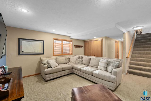 209 W Ironwood St Street, Brandon, SD 57005