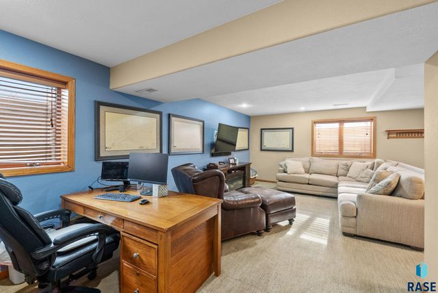 209 W Ironwood St Street, Brandon, SD 57005