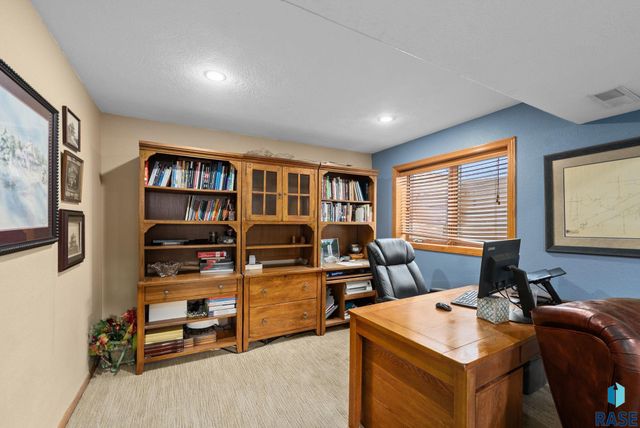 209 W Ironwood St Street, Brandon, SD 57005