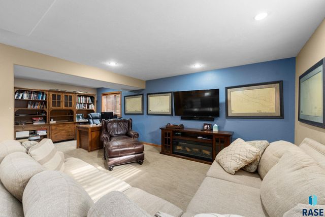 209 W Ironwood St Street, Brandon, SD 57005