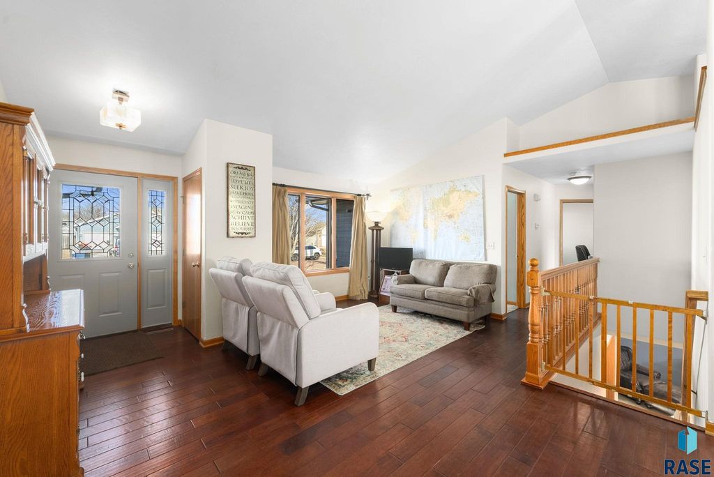 209 W Ironwood St Street, Brandon, SD 57005