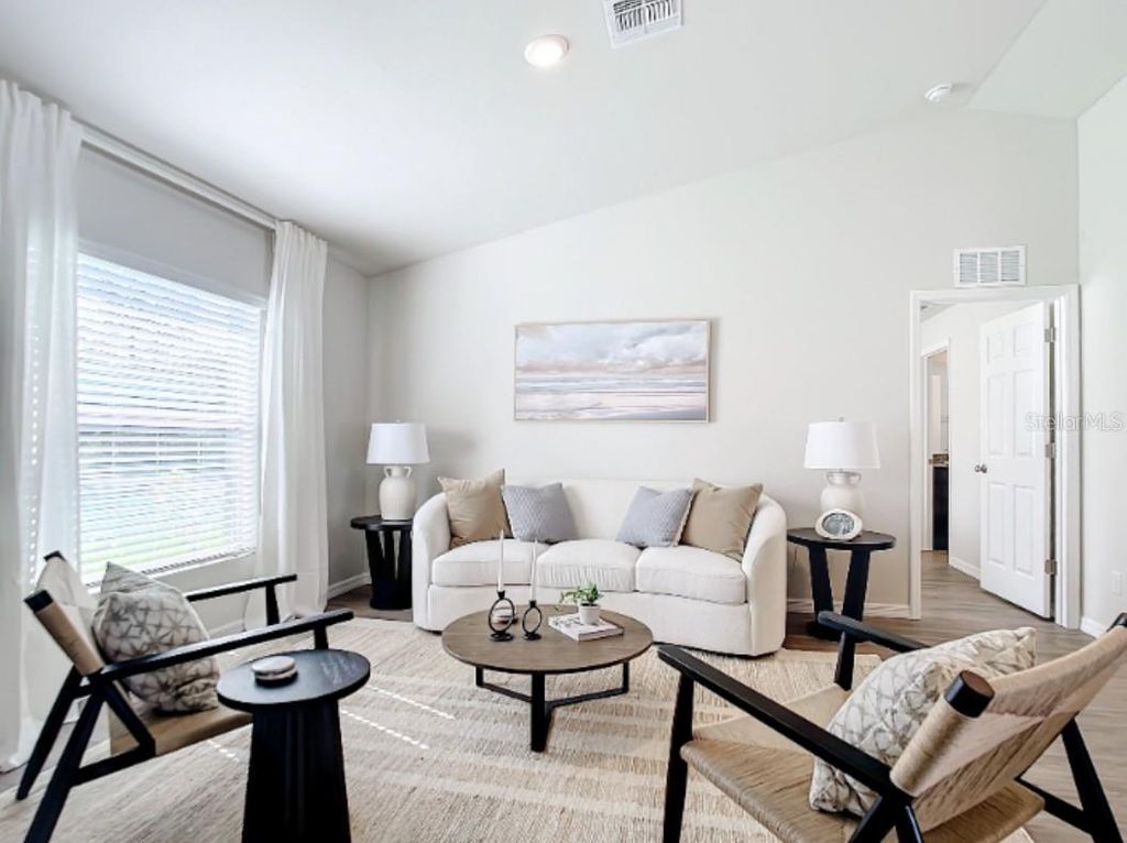 Image 5 of property listing at 100 PORT ROYAL DRIVE, Palm Coast, FL 32164