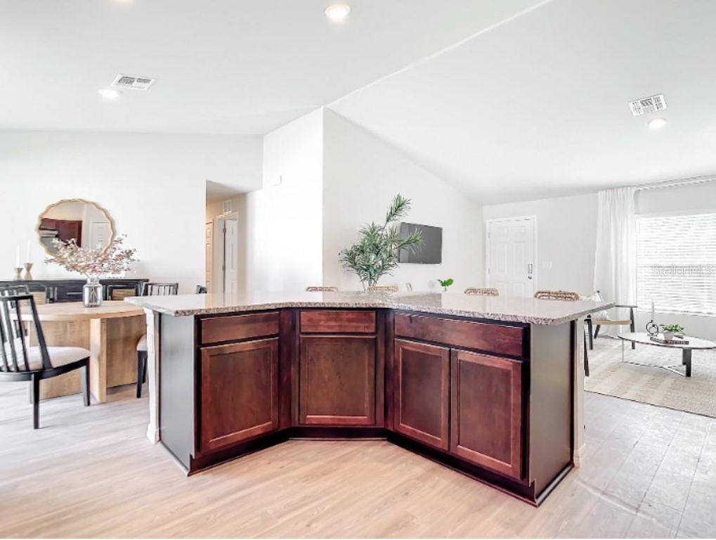 Image 7 of property listing at 100 PORT ROYAL DRIVE, Palm Coast, FL 32164