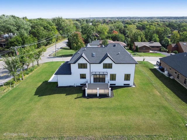8302 Pleasant View Avenue, Willow Springs, IL 60480