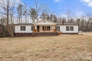 1003 Wesbrooke Court, Bessemer City, NC 28016