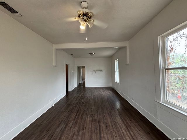 2810 W Salinas, San Antonio, TX 78207