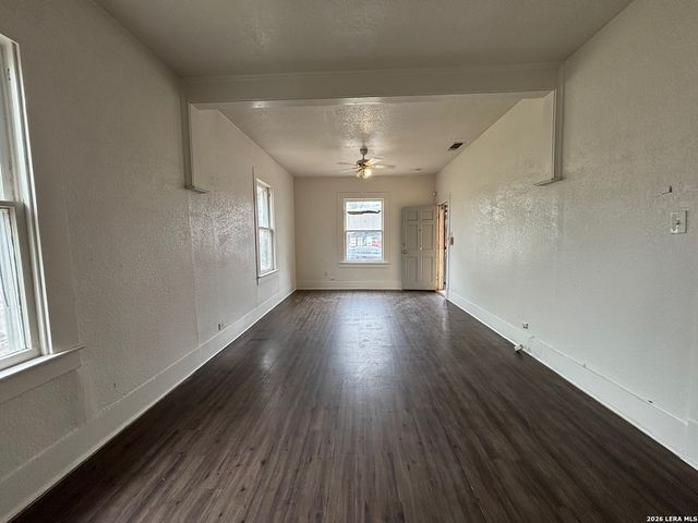 2810 W Salinas, San Antonio, TX 78207