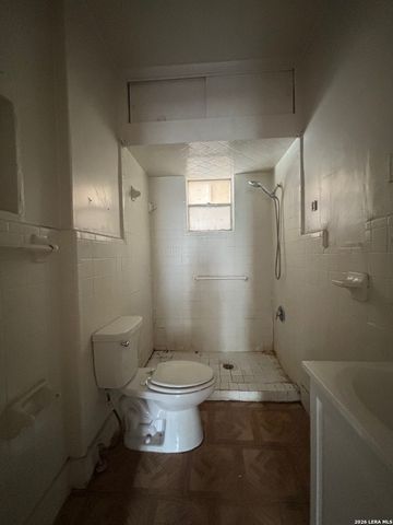 2810 W Salinas, San Antonio, TX 78207