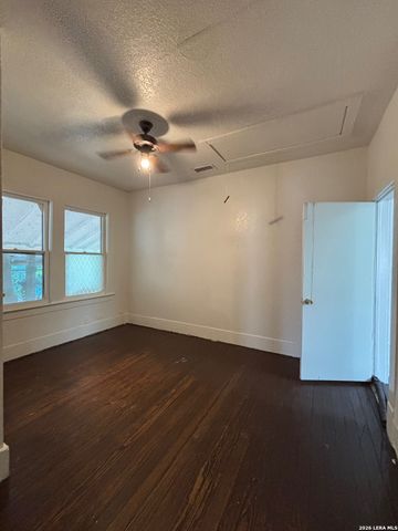 2810 W Salinas, San Antonio, TX 78207