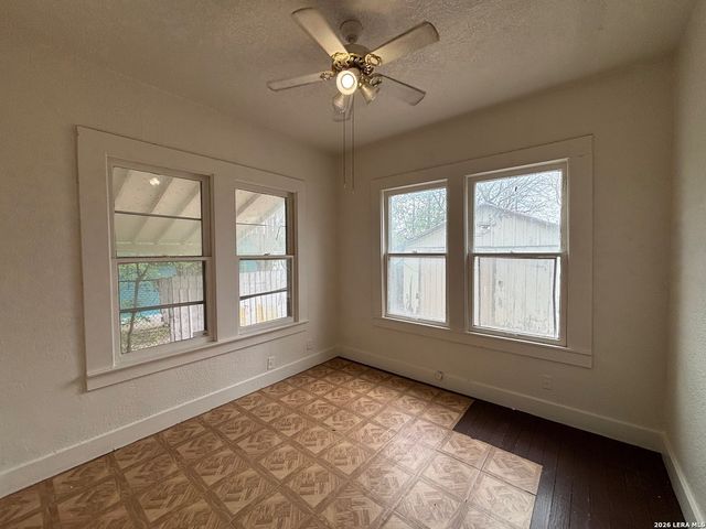 2810 W Salinas, San Antonio, TX 78207