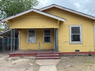 2810 W Salinas, San Antonio, TX 78207