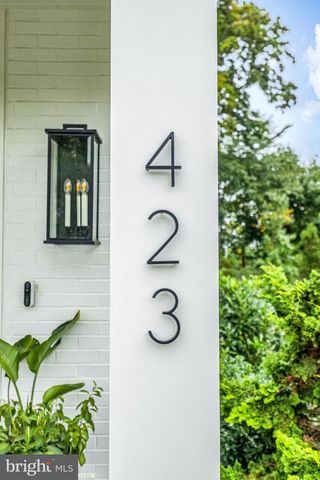 423 MAPLEWOOD AVE, Wayne, PA 19087