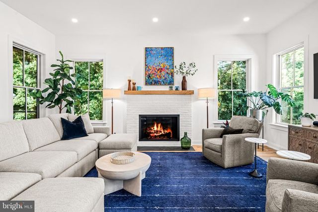 423 MAPLEWOOD AVE, Wayne, PA 19087