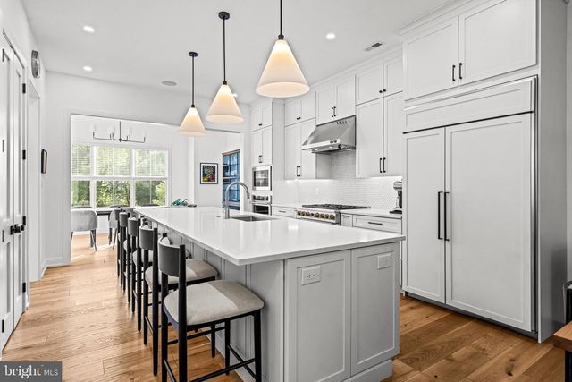 423 MAPLEWOOD AVE, Wayne, PA 19087