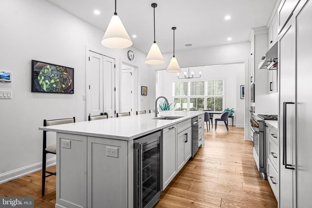 423 MAPLEWOOD AVE, Wayne, PA 19087