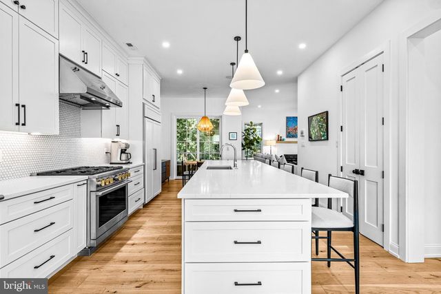 423 MAPLEWOOD AVE, Wayne, PA 19087