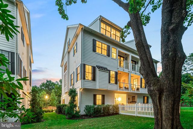 423 MAPLEWOOD AVE, Wayne, PA 19087