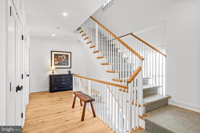 423 MAPLEWOOD AVE, Wayne, PA 19087