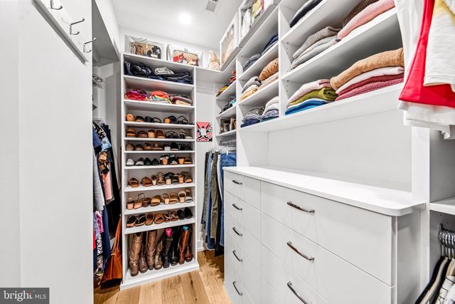 423 MAPLEWOOD AVE, Wayne, PA 19087