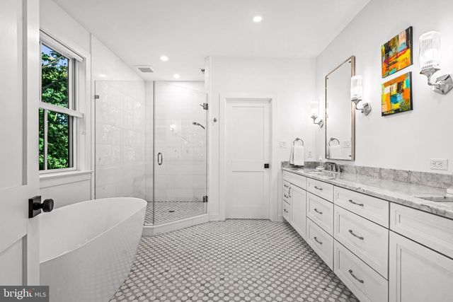 423 MAPLEWOOD AVE, Wayne, PA 19087