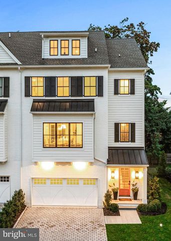 423 MAPLEWOOD AVE, Wayne, PA 19087