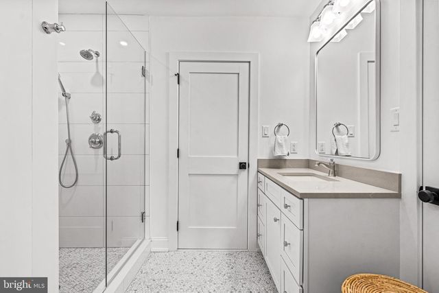 423 MAPLEWOOD AVE, Wayne, PA 19087