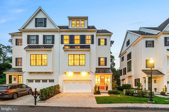 423 MAPLEWOOD AVE, Wayne, PA 19087