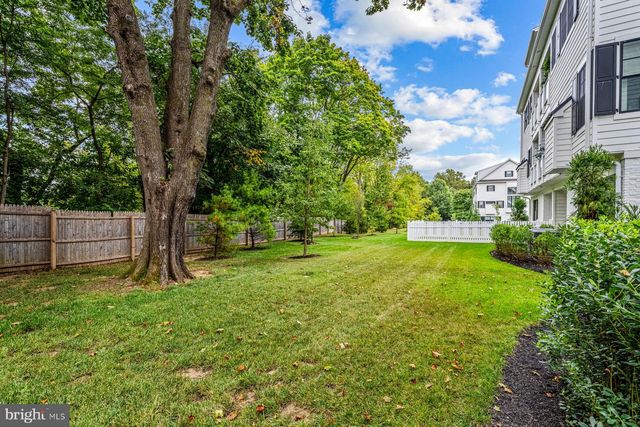 423 MAPLEWOOD AVE, Wayne, PA 19087