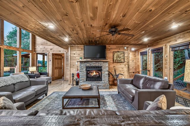 1177 Ski View, Gatlinburg, TN 37738
